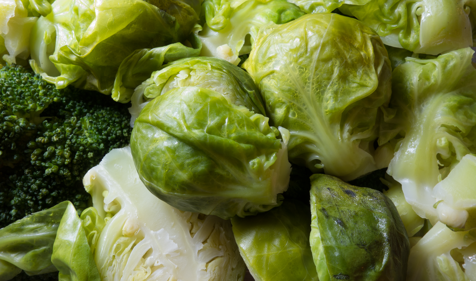 Bibimbap cu urzici: bolul coreean colorat cu verdeață de sezon