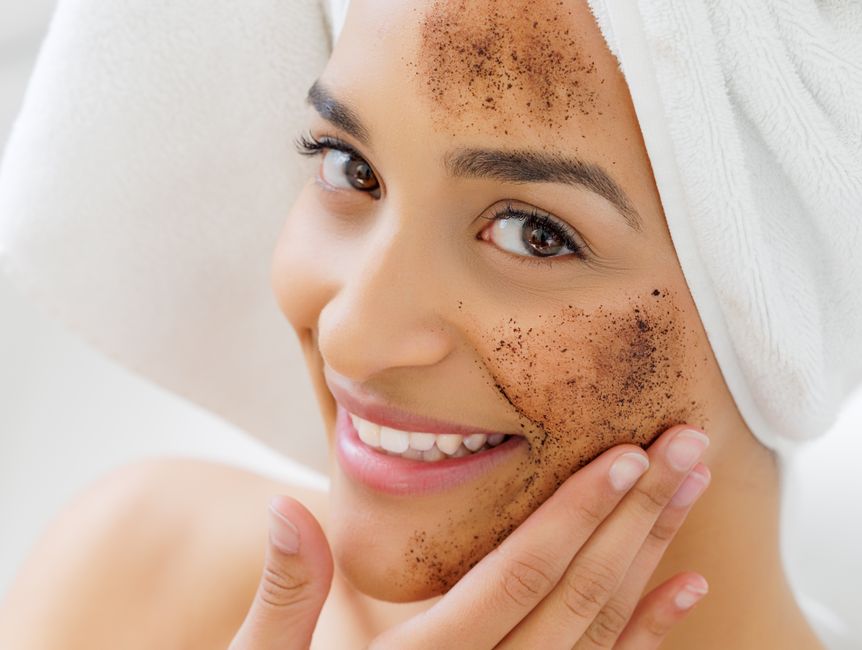 Exfoliant enzimatic cu urzică: reînnoire blândă fără frecare