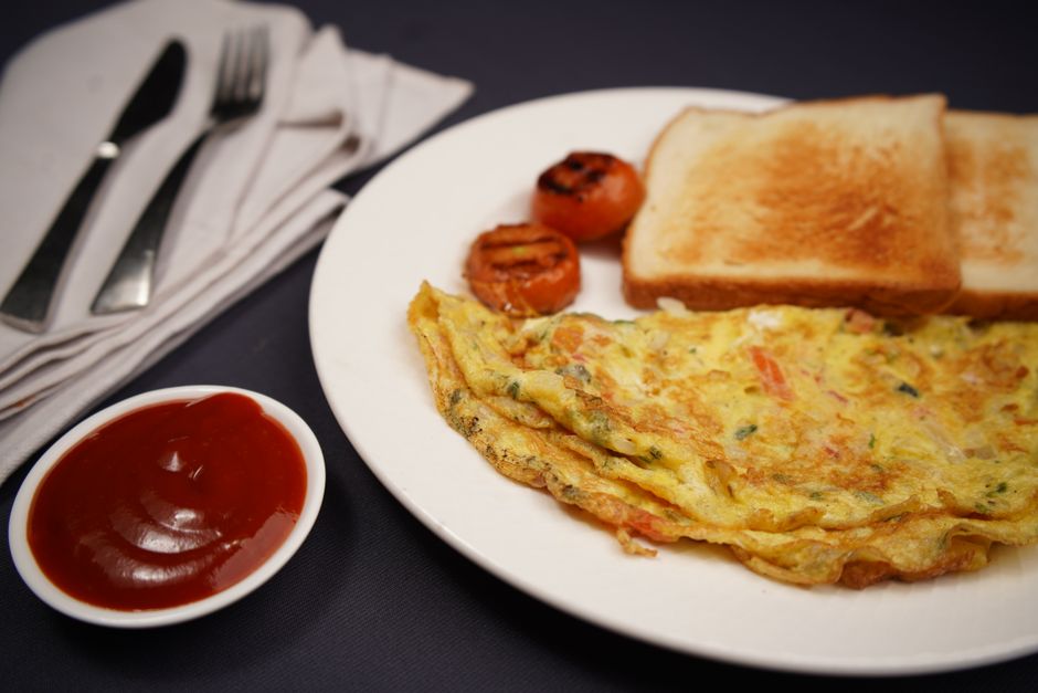 Omletă cu urzici: mic dejun rapid și sănătos
