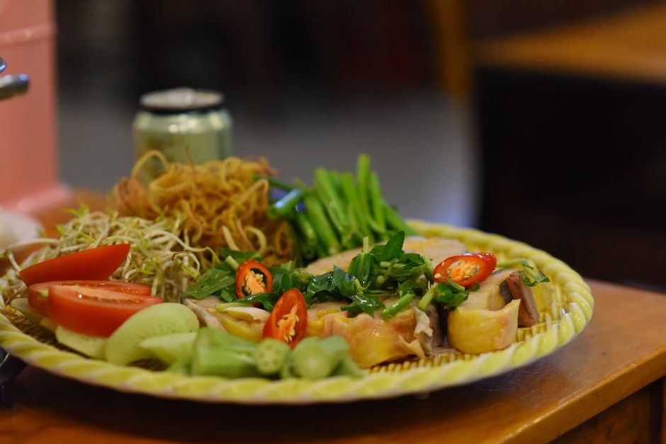 Pho cu urzici: supa vietnameză reinterpretată de primăvară