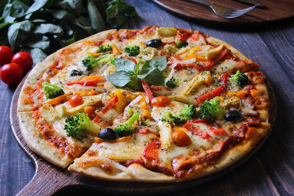 Pizza cu urzici și mozzarella