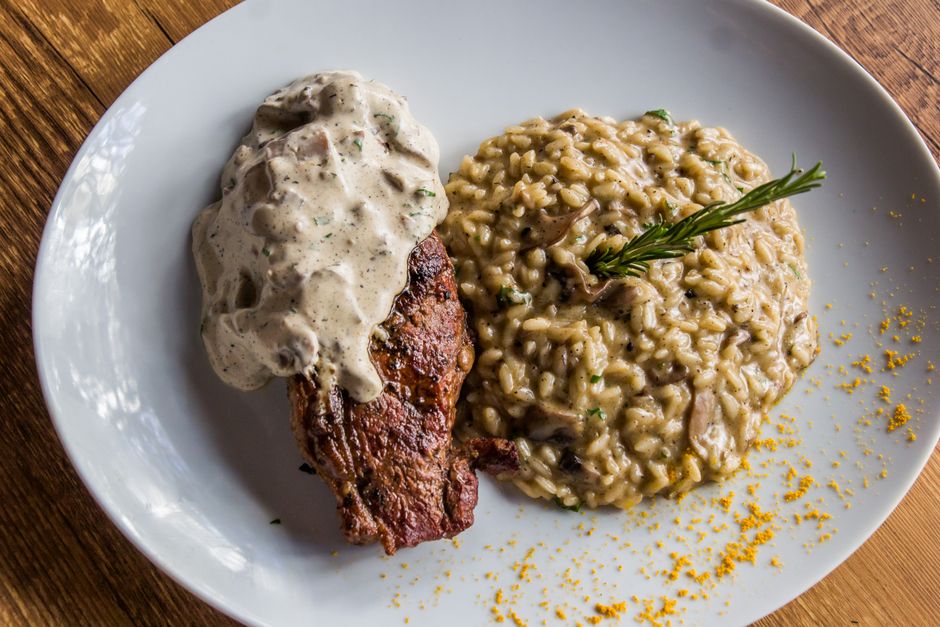 Risotto cu urzici: cremos și verde ca primăvara