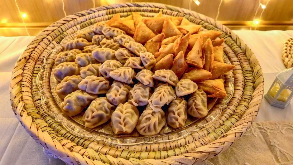 Urzici aperitive de petrecere: bulete verzi cu brânză