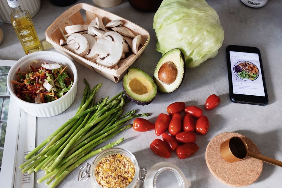Urzici raw-vegan: pesto crud cu semințe și lămâie